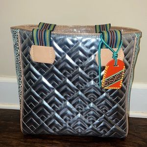 Consuela kat Classic tote